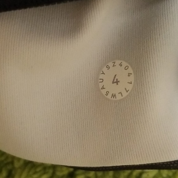 Lululemon Women's leggings Size 4 - Picture 9 of 10